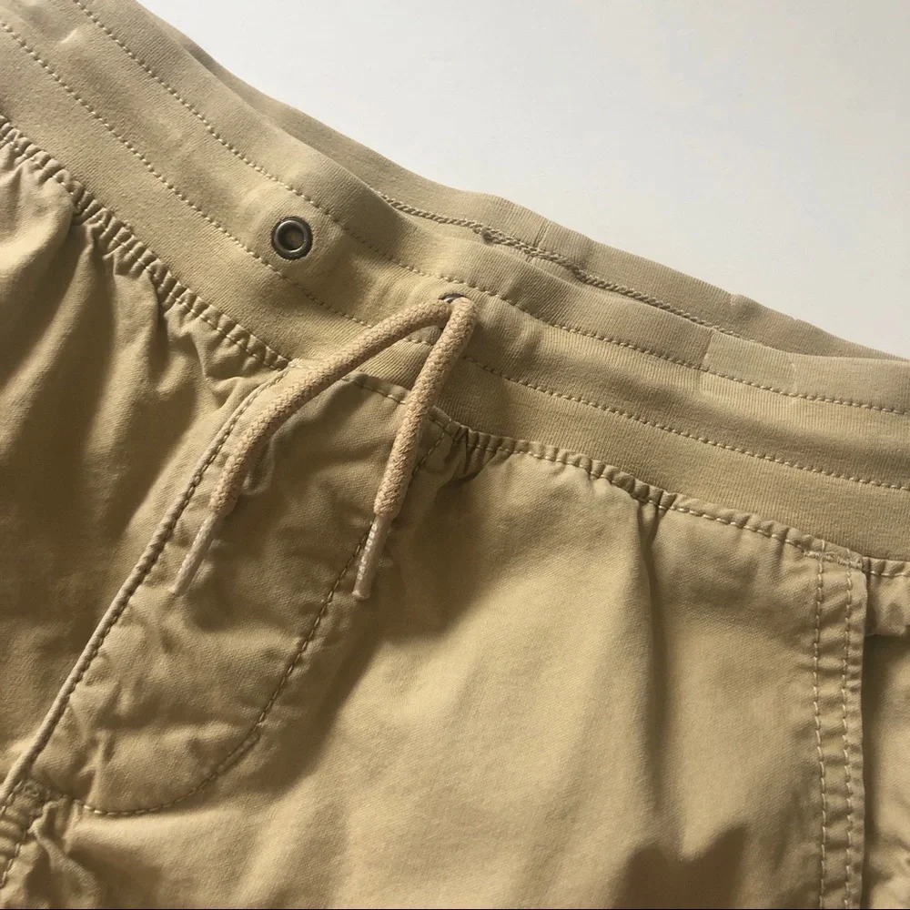 GAP khaki cargo